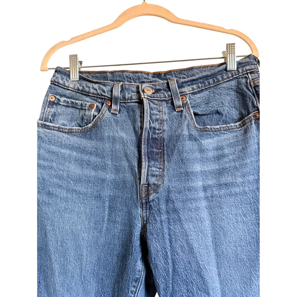 Vintage Y2K Levi's 501 Jeans W30 L32 Medium Wash‎ Straight Leg Casual Normcore